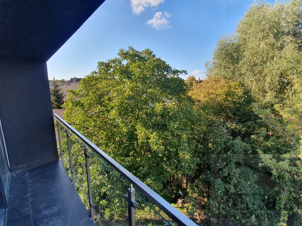 Lokal biurowy z dwoma balkonami w Dąbiu (10)
