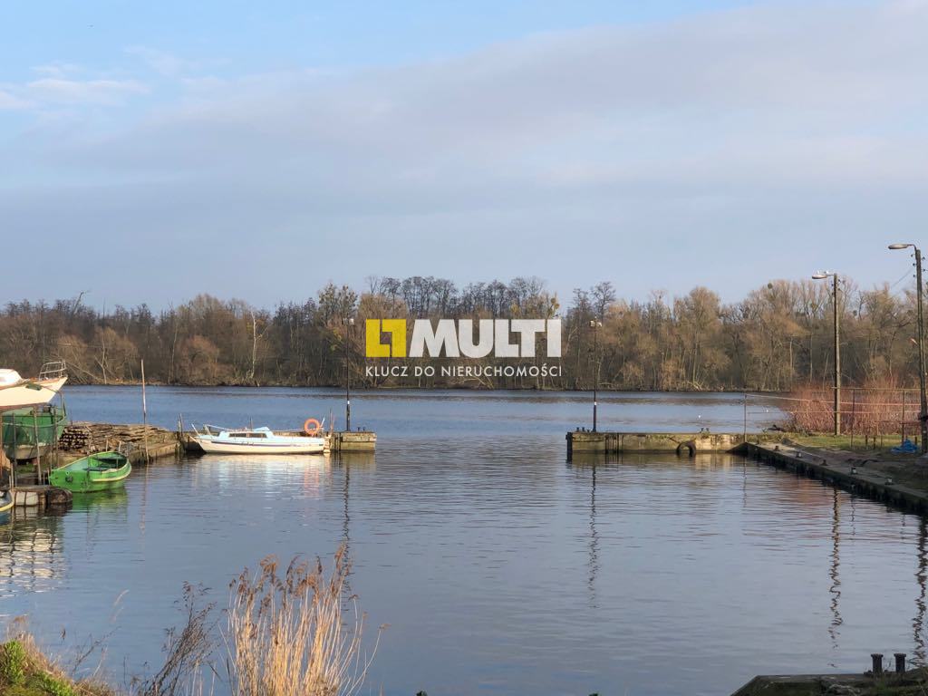 Działka nad Odrą z basenem portowym (2)