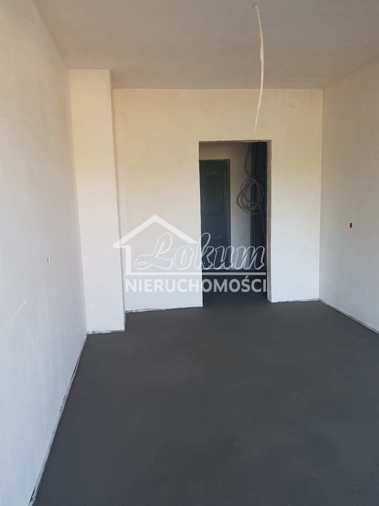 Dołuje, dom w zabudowie bliźniaczej (2)