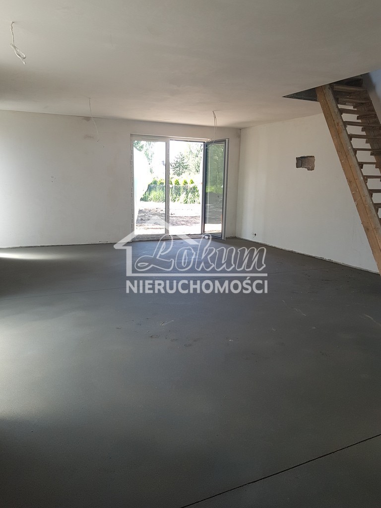 Dołuje, dom w zabudowie bliźniaczej (3)