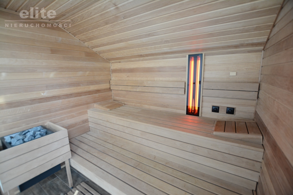 Nowa cena ! 2020r garaż 70m2 sauna piękny ogród (17)