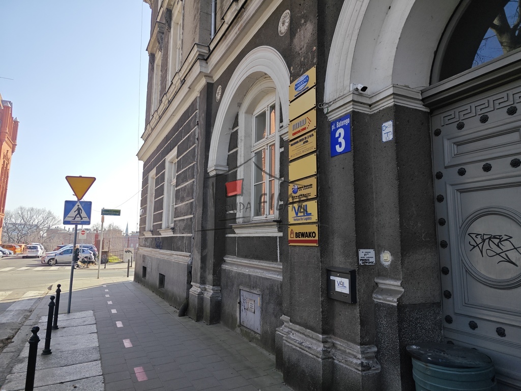 Lokal biurowo-usługowy + 2 miejsca parkingowe (17)