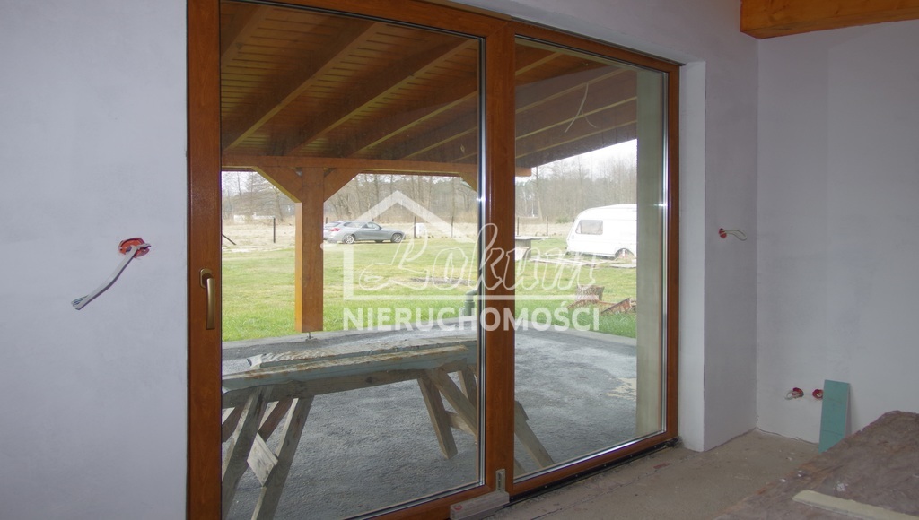 Domek całoroczny nad morzem - mała posiadłość . (10)