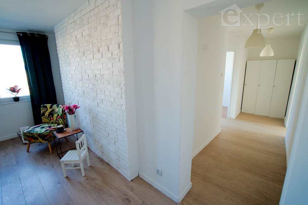 3 pokoje, w samym centrum ul. Wyszyńskiego (18)