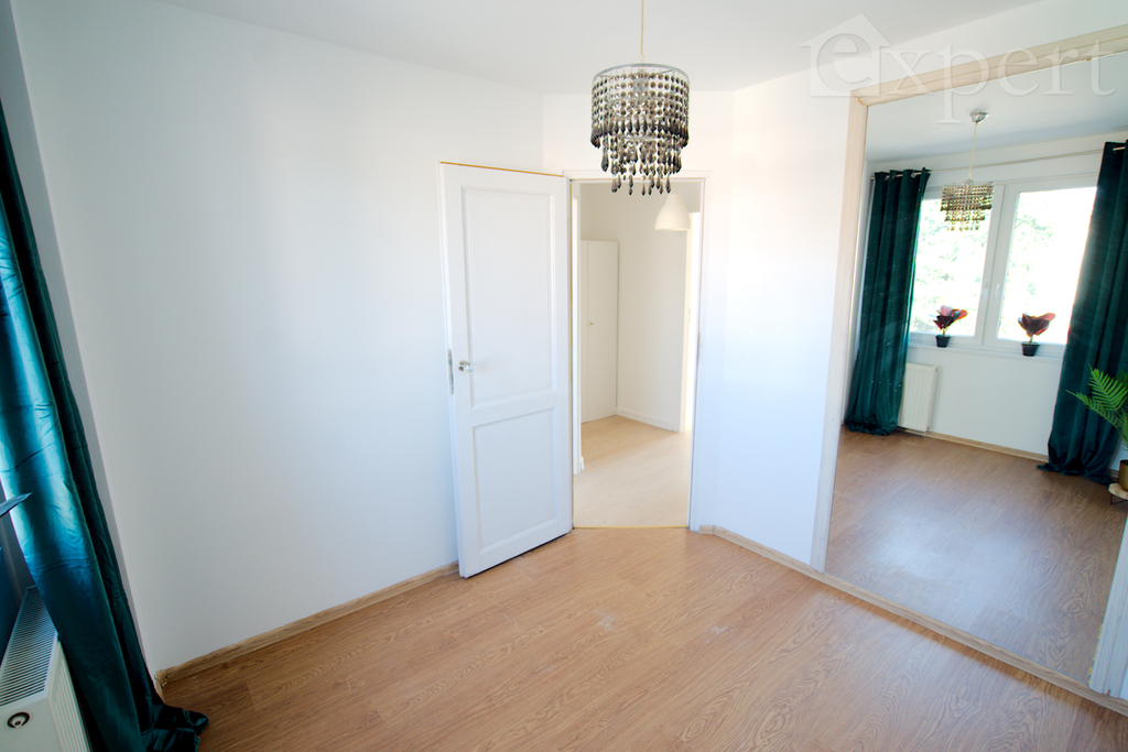 3 pokoje, w samym centrum ul. Wyszyńskiego (22)