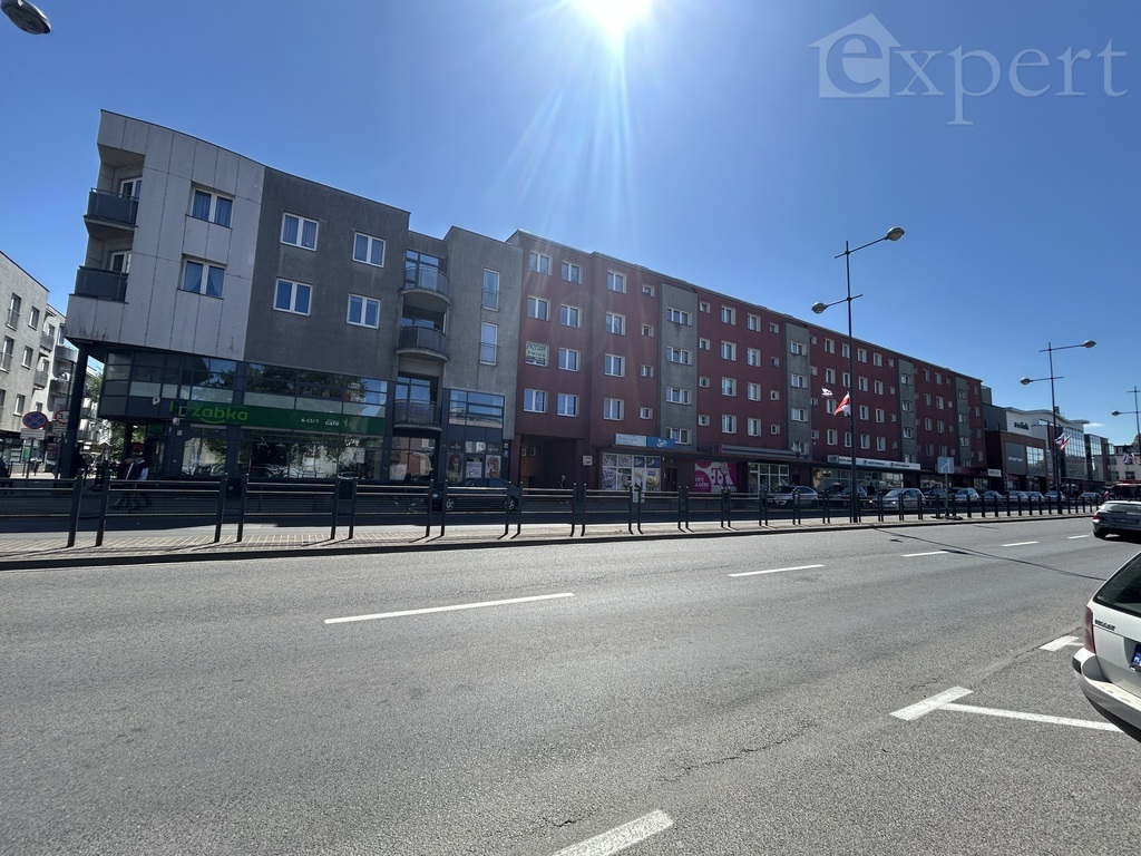 3 pokoje, w samym centrum ul. Wyszyńskiego (9)