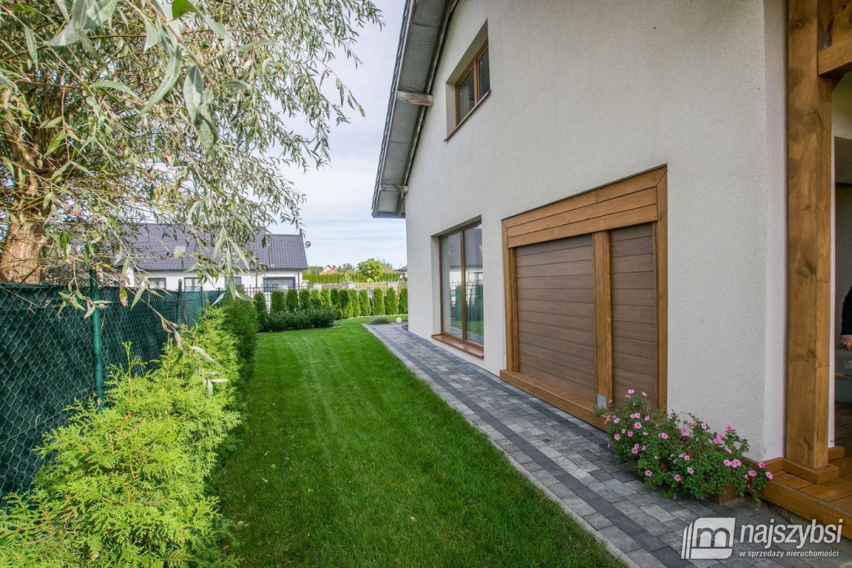 Załom - Nowoczesny dom wolnostojący 217,66m² (30)