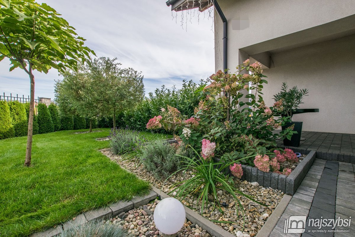 Załom - Nowoczesny dom wolnostojący 217,66m² (31)