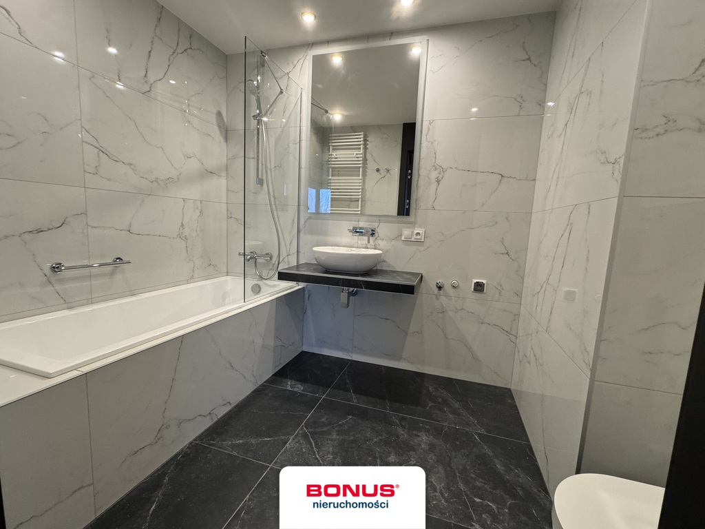 Przestronny  apartament 157,23m2 z dużym tarasem. (7)