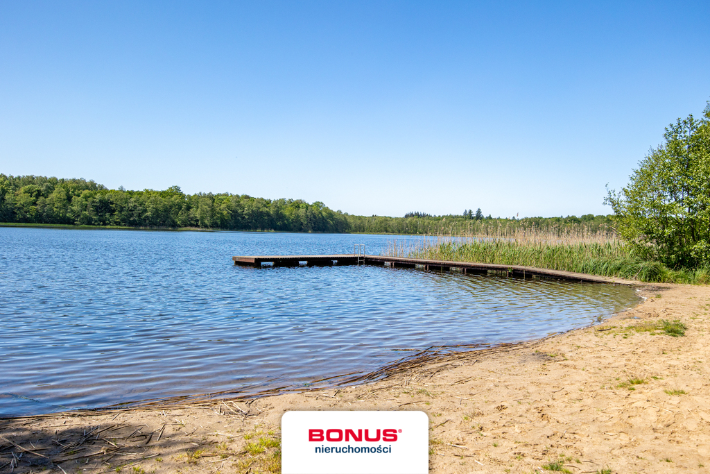 Działki nad jeziorem z pozwoleniem na budowę. (9)