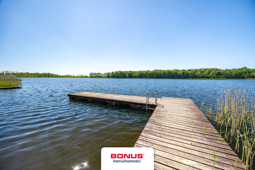 Działki nad jeziorem z pozwoleniem na budowę. (10)