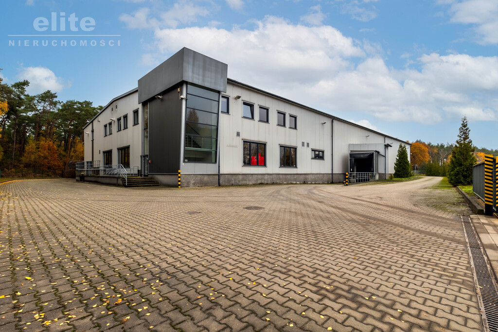 Hala 3035 m2 z zapleczem socjalnym w Świnoujściu (2)