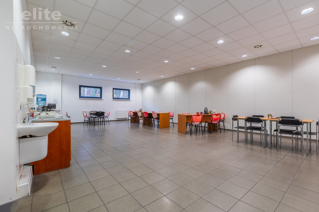 Hala 3035 m2 z zapleczem socjalnym w Świnoujściu (9)