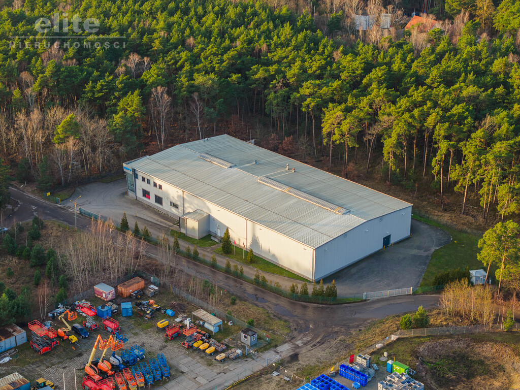Hala 3035 m2 z zapleczem socjalnym w Świnoujściu (1)
