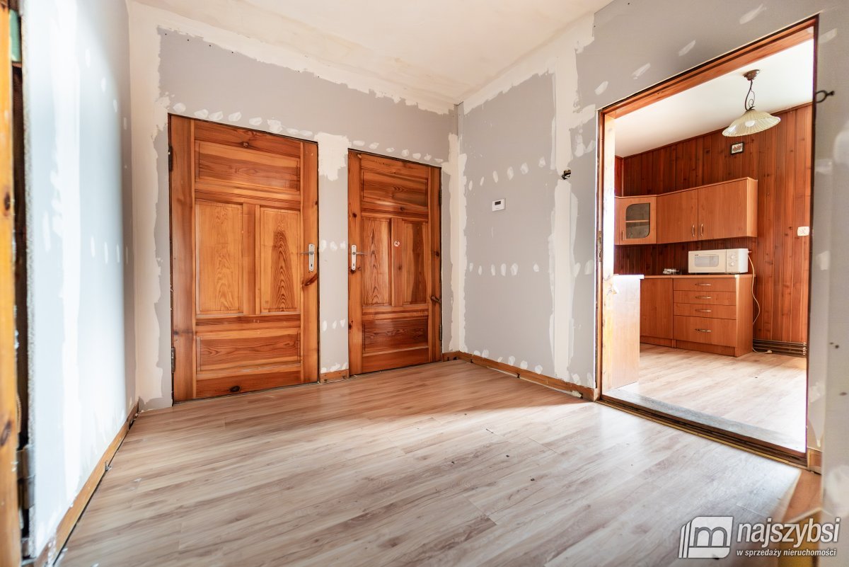 Nowogard-mieszkanie z garażem i ogródkiem (18)