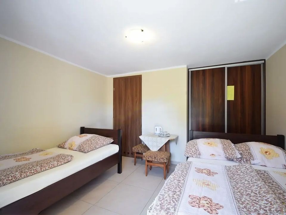 PRZEPIĘKNY PENSJONAT 27 POKOI / USTRONIE MORSKIE (1)