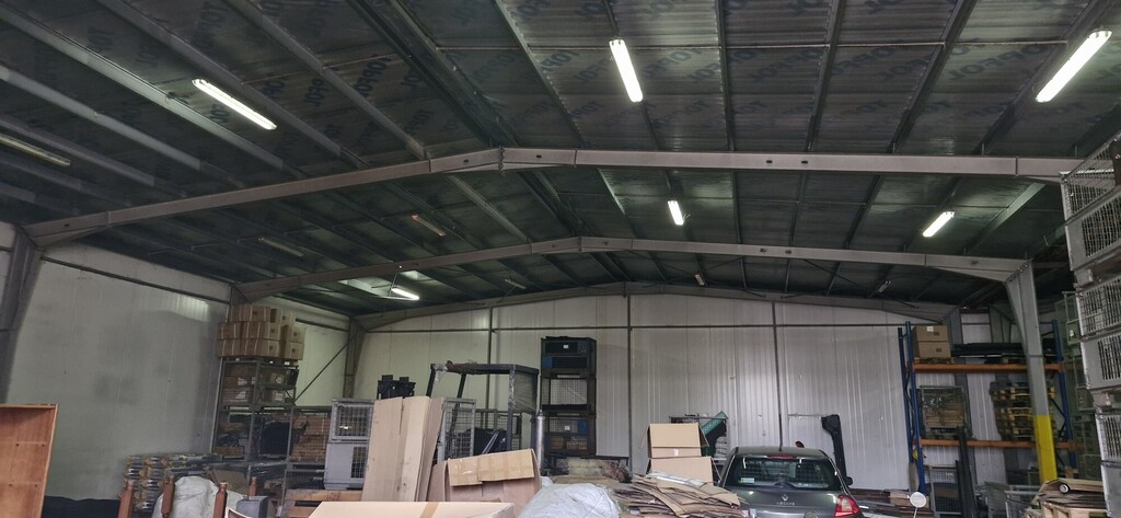 Budynek magazynowy - zaplecze biurowe, produkcja. (15)