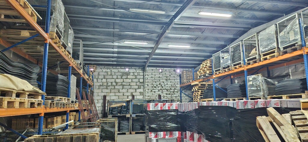 Budynek magazynowy - zaplecze biurowe, produkcja. (16)