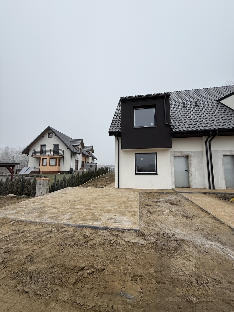 Dom w zabudowie bliźniaczej, 4 pokoje (2)