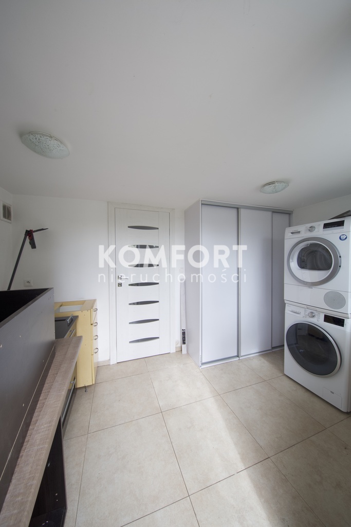 Dom z 6 pokojami 180m2 10 min od centrum miasta (25)