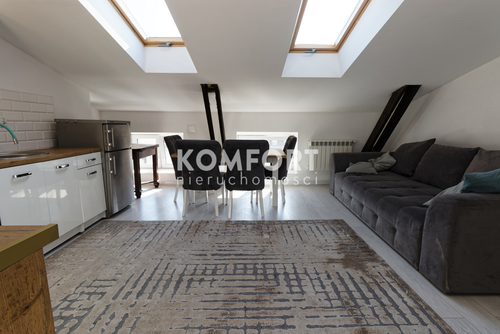 JASNE 3 POKOJE NA PODDASZU KOŁO PARK ŻEROMSKIEGO (3)