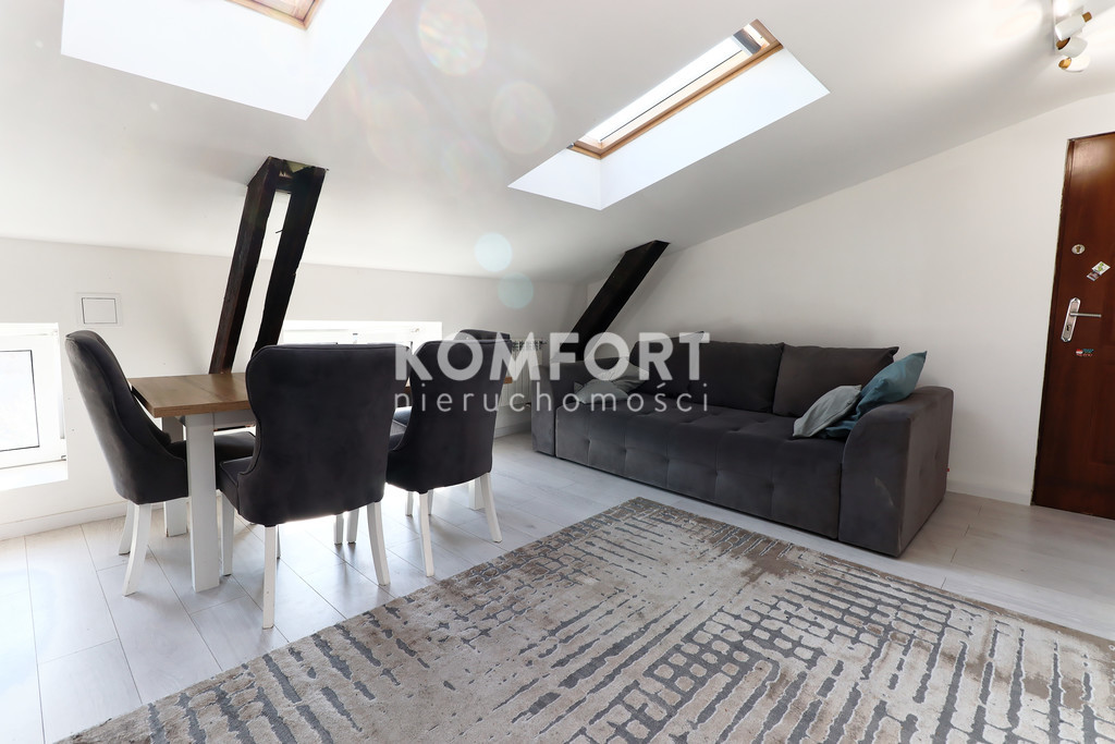 JASNE 3 POKOJE NA PODDASZU KOŁO PARK ŻEROMSKIEGO (2)