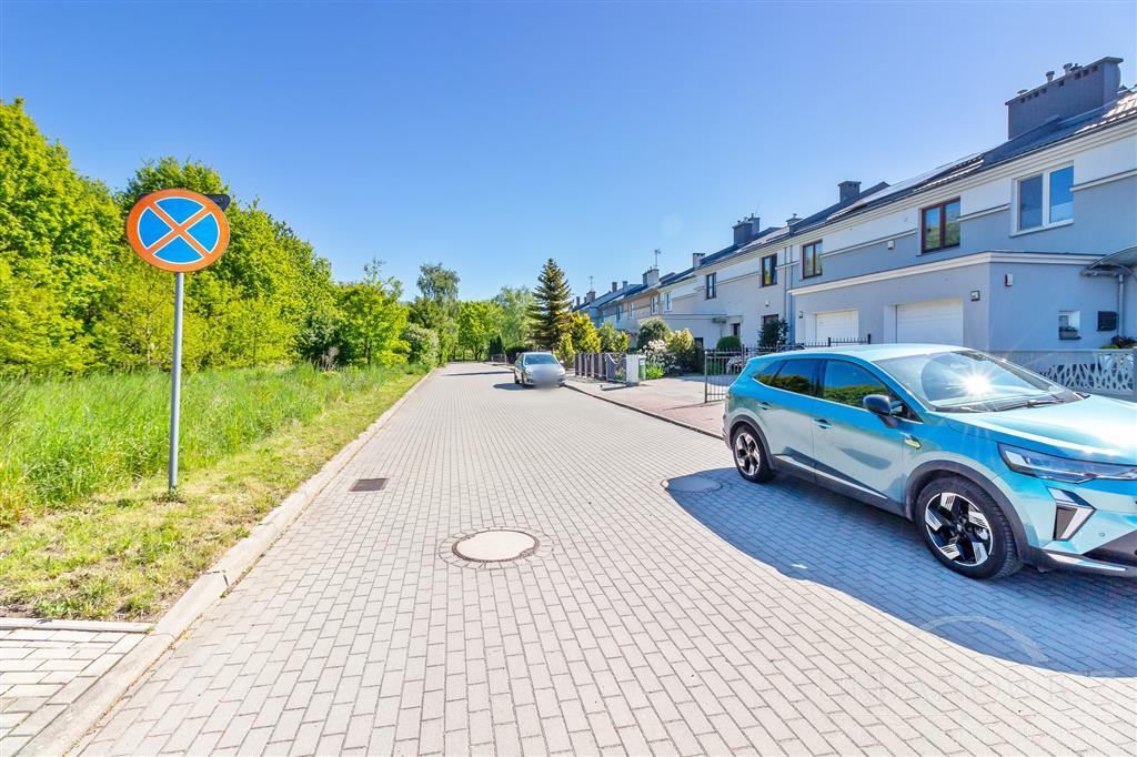 Działka przy ul. Franciszkańskiej. Wszystkie media (5)