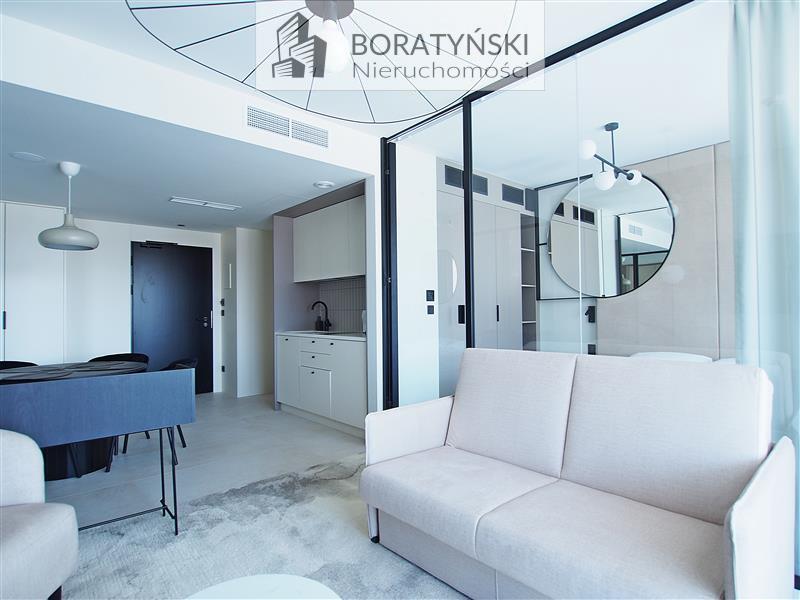 Apartament w wysokim standardzie, balkon, baseny (1)