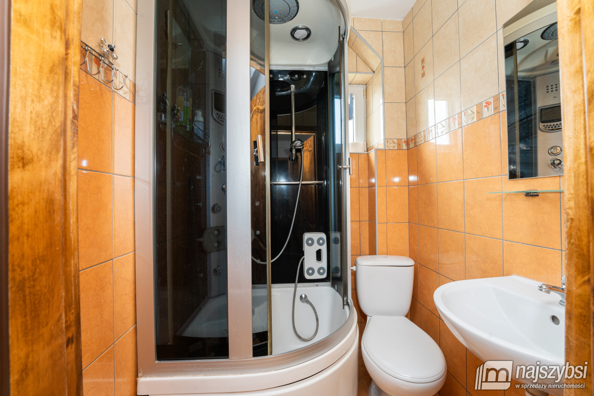 USTRONIE MORSKIE - DOCHODOWY PENSJONAT 400m OD MOR (28)