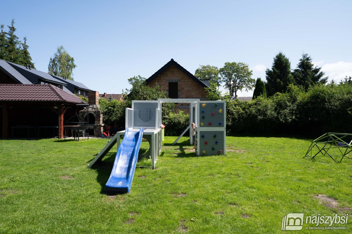 USTRONIE MORSKIE - DOCHODOWY PENSJONAT 400m OD MOR (3)