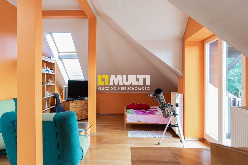 Dom wolnostojący z rozbudowanym podpiwniczeniem (17)