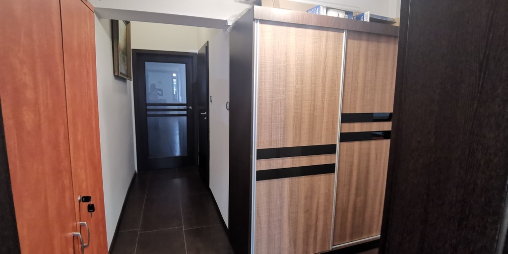 Lokal z wejściem z ulicy i witryną, centrum. (14)