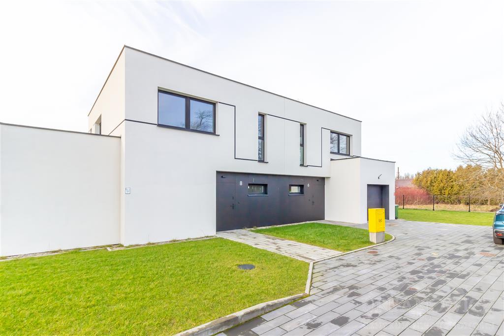 Nowoczesny dom w Nowych Bielicach, ul. Hiacyntów. (4)