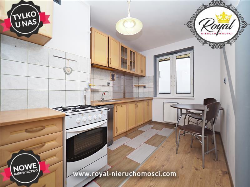 Duża kawalerka z komórką i m.postojowym ! (1)