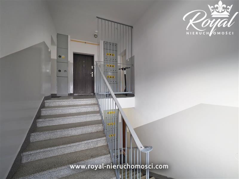 Duża kawalerka z komórką i m.postojowym ! (12)