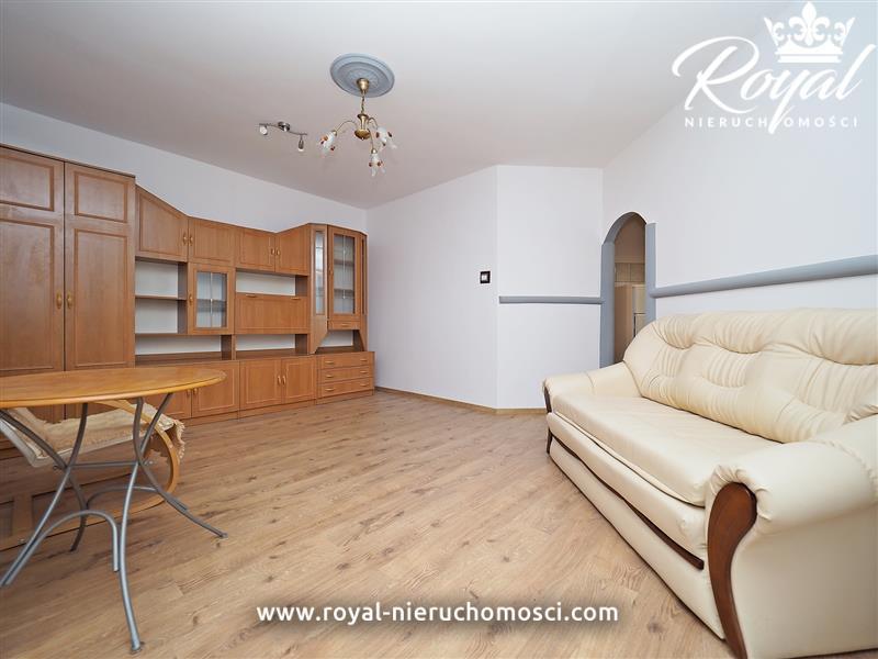 Duża kawalerka z komórką i m.postojowym ! (3)