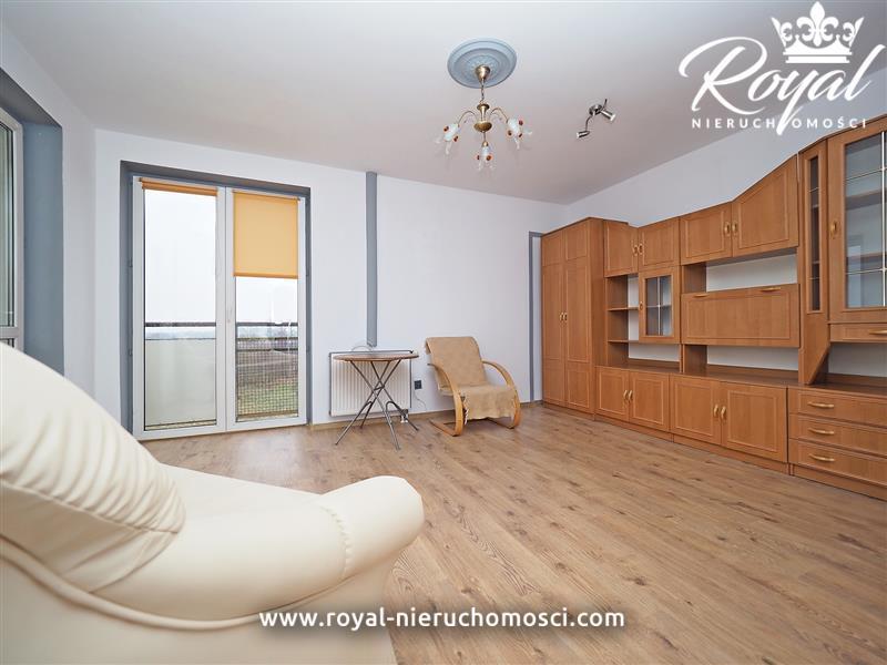 Duża kawalerka z komórką i m.postojowym ! (5)