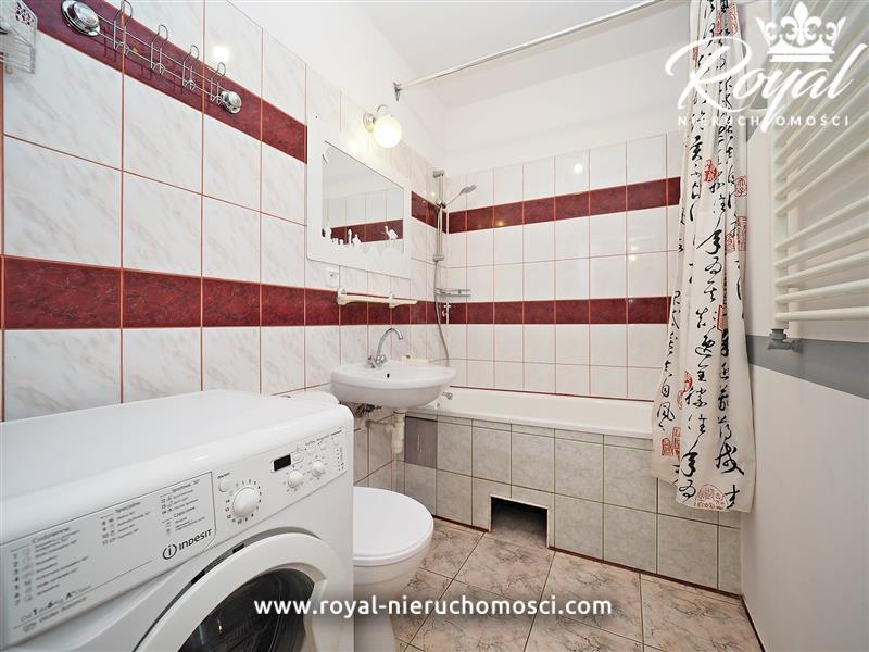 Duża kawalerka z komórką i m.postojowym ! (7)