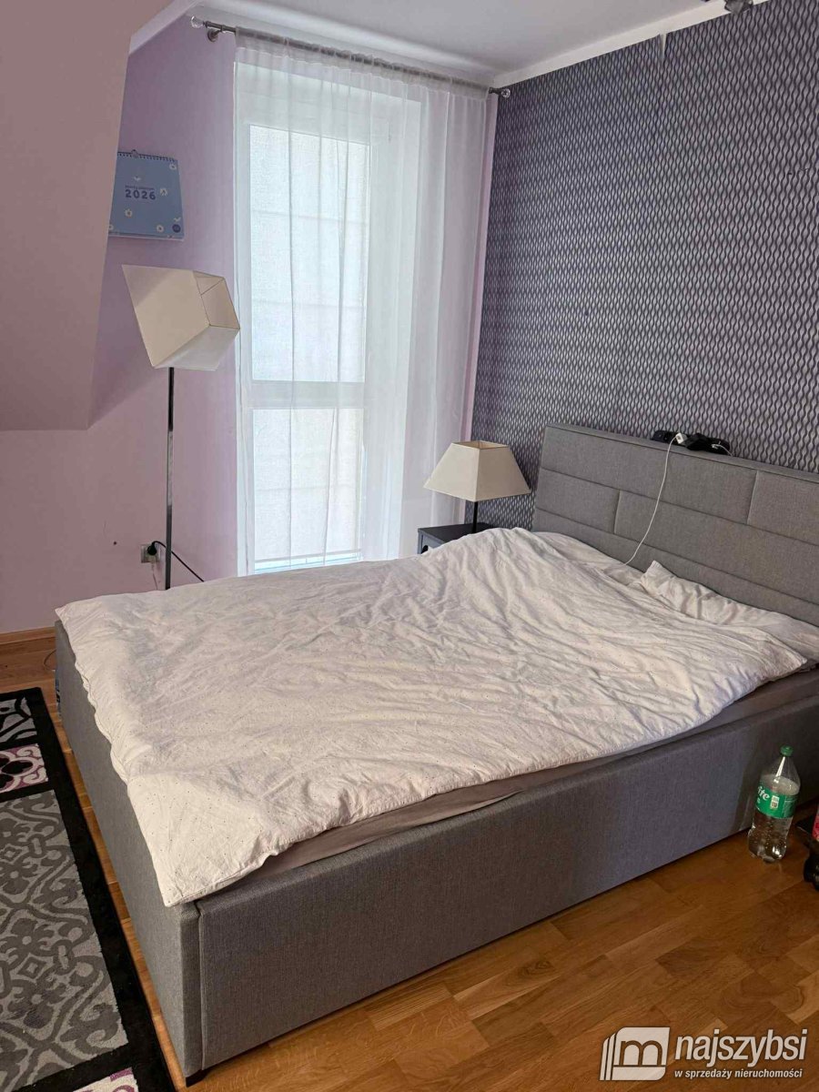 KOŁOBRZEG - PRZESTRONNY I STYLOWY DOM Z PIEKNĄ DZI (34)