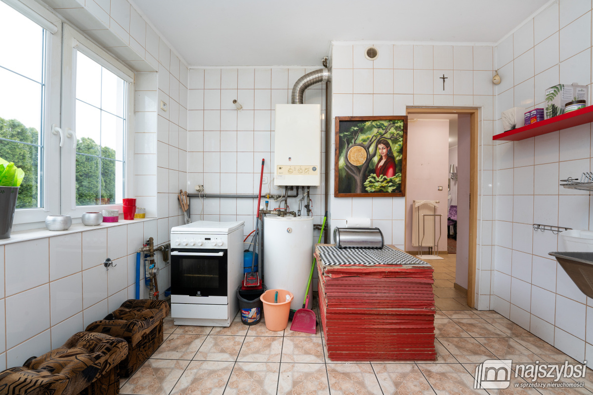 KOŁOBRZEG - PRZESTRONNY I STYLOWY DOM Z PIEKNĄ DZI (39)