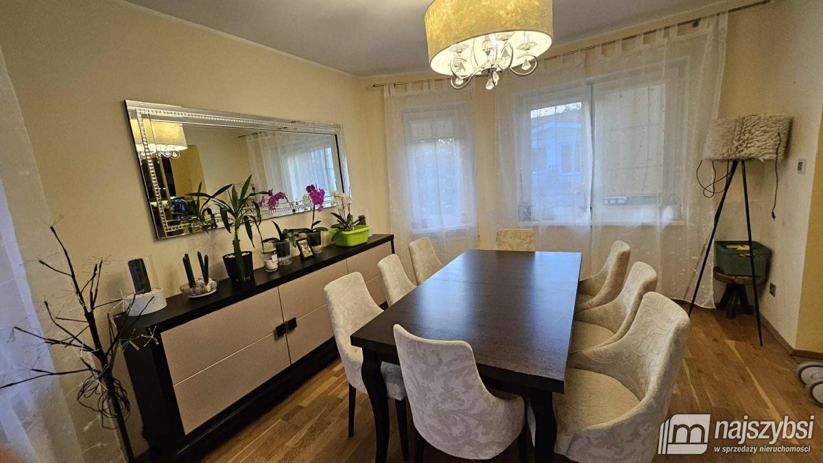 KOŁOBRZEG - PRZESTRONNY I STYLOWY DOM Z PIEKNĄ DZI (4)