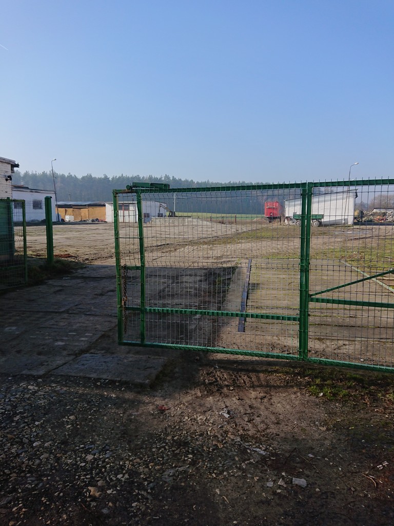 Obiekt, 1,500 m2, Raduń  (1)