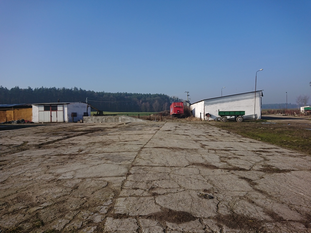 Obiekt, 1,500 m2, Raduń  (3)