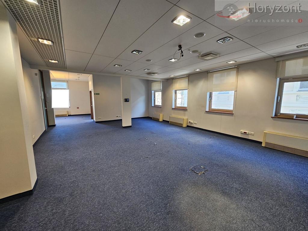 Lokal 150/700m2, serce miasta 30zł/1m2 + vat (2)