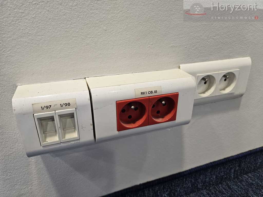 Lokal 150/700m2, serce miasta 30zł/1m2 + vat (16)