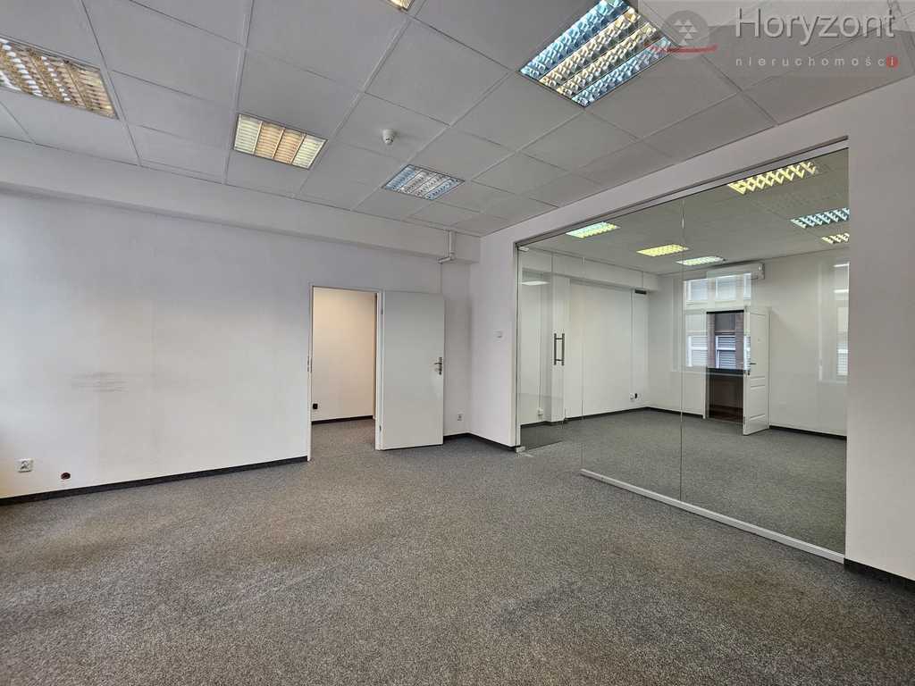 Biurowiec w Centrum 270m2 11pok. - 30zł/1m2 (1)
