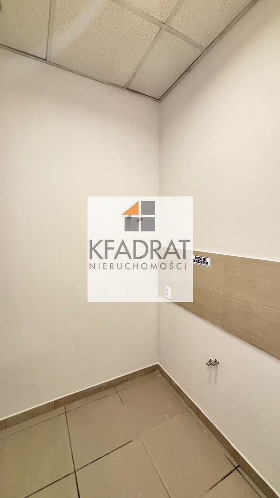 Lokal 55 m2 handlowo -usługowy Mierzyn ,parking (6)