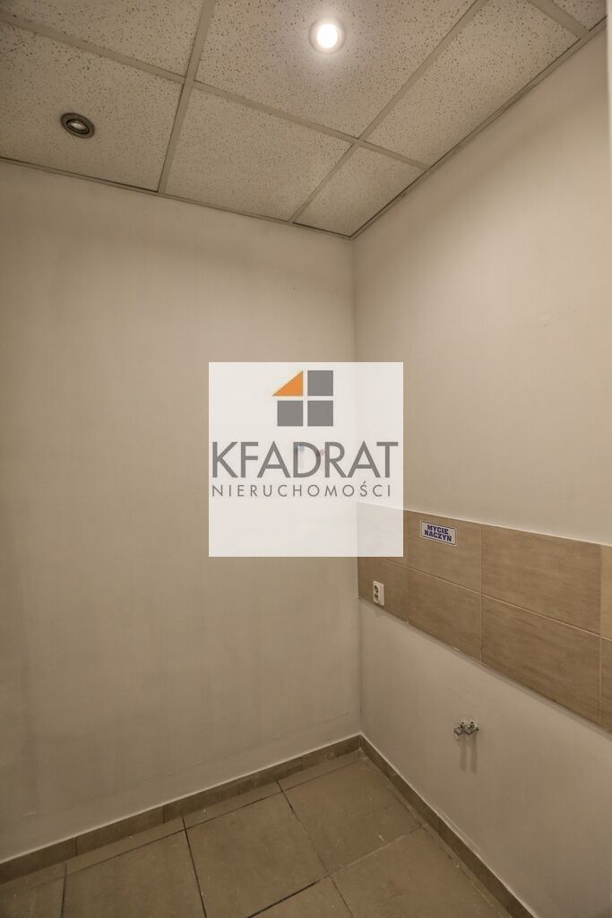 Lokal 55 m2 handlowo -usługowy Mierzyn ,parking (8)