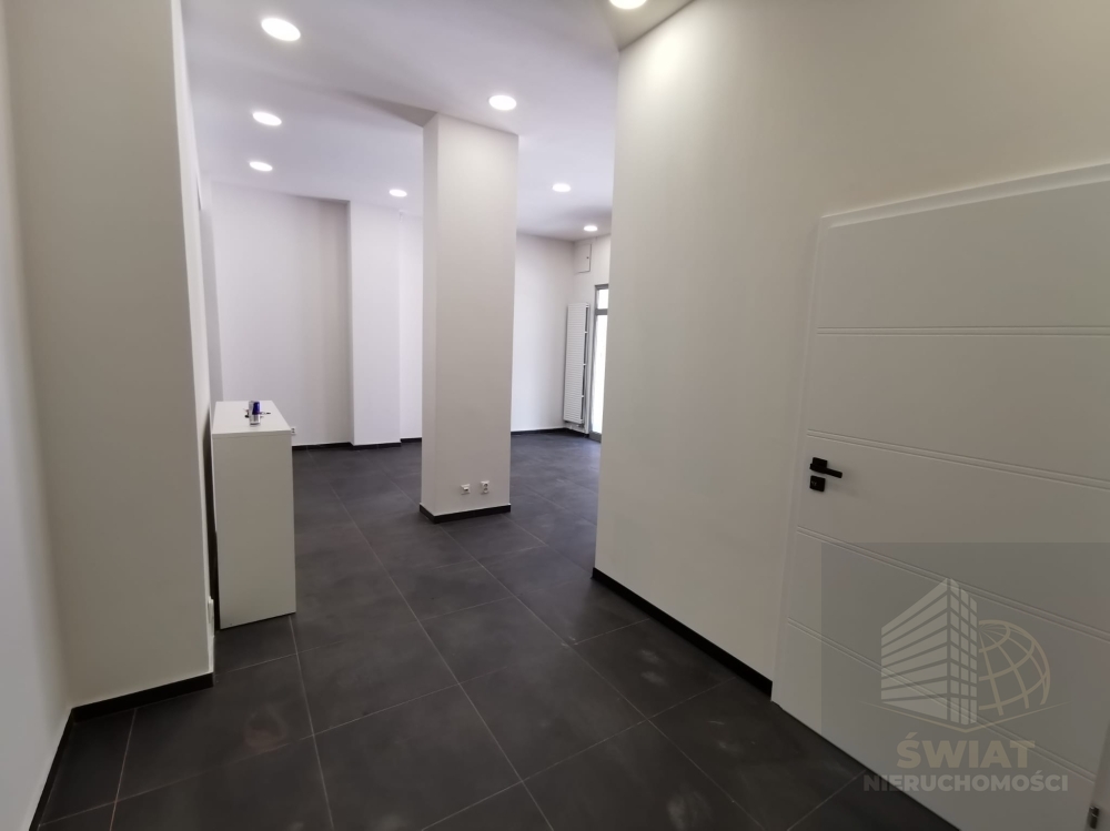 Lokal na sprzedaż w centrum miasta (7)