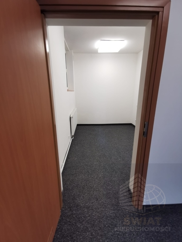 Lokal na sprzedaż w centrum miasta (12)